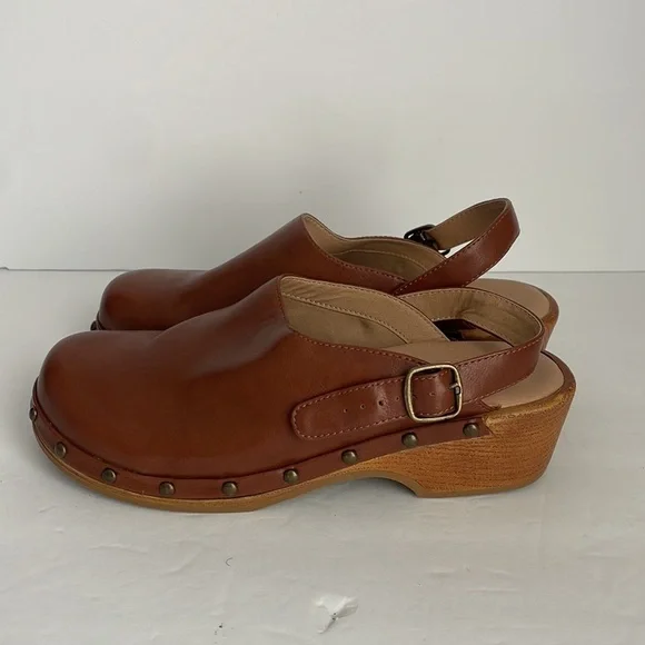 SM New York Women’s Clogs Camel 9 - Picture 4 of 10